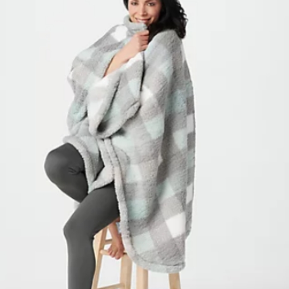 Berkshire Jackets & Coats Berkshire Blanket And Home Cozy Cape Wrap
